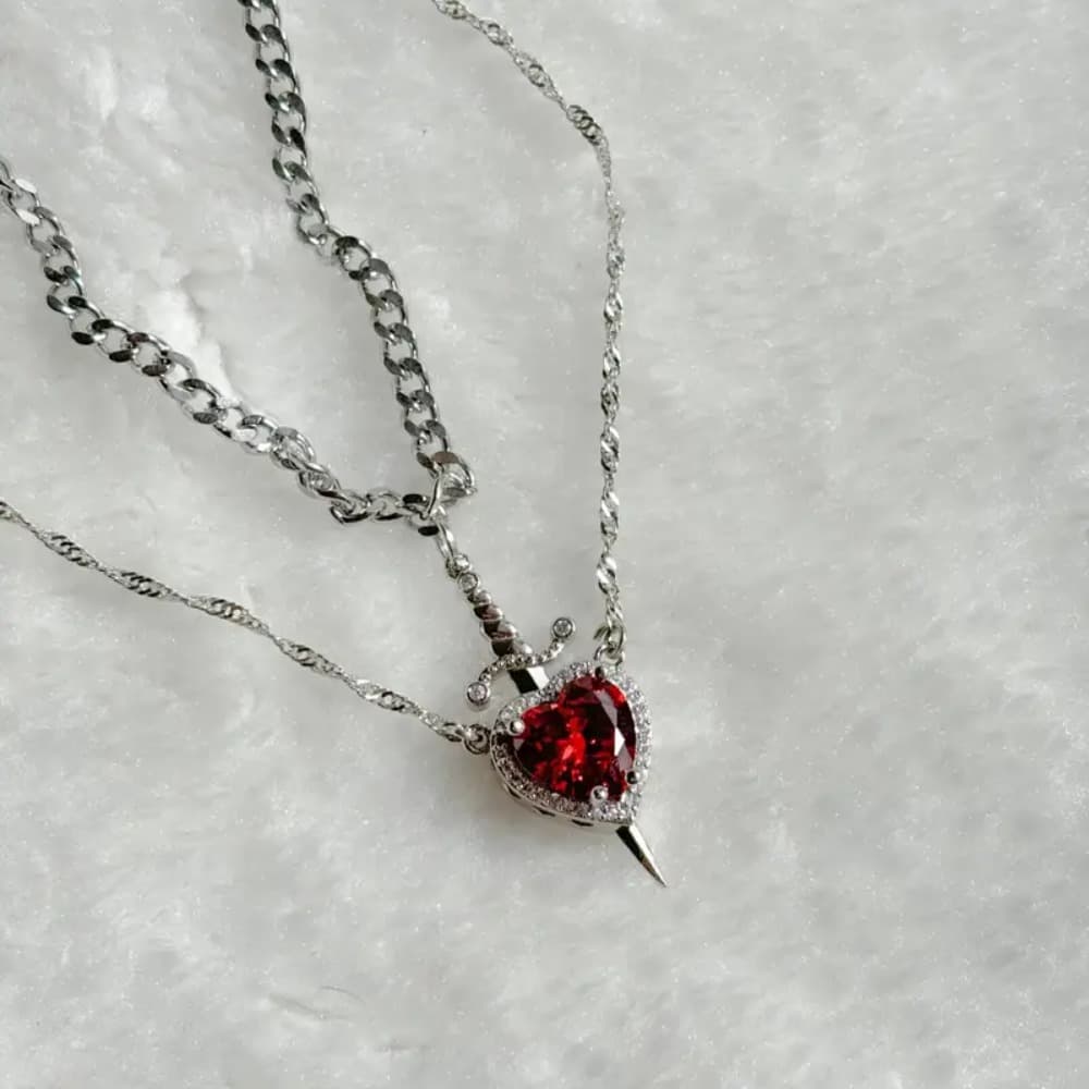 Odkryj Naszyjnik Crimson Kiss
